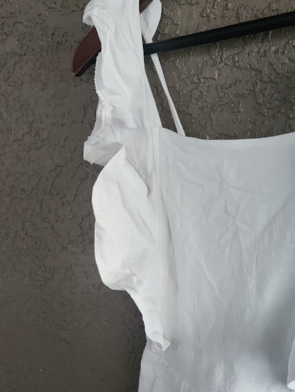 VICI Jumpsuit White Ruffle Open Back - Picture 4 of 11